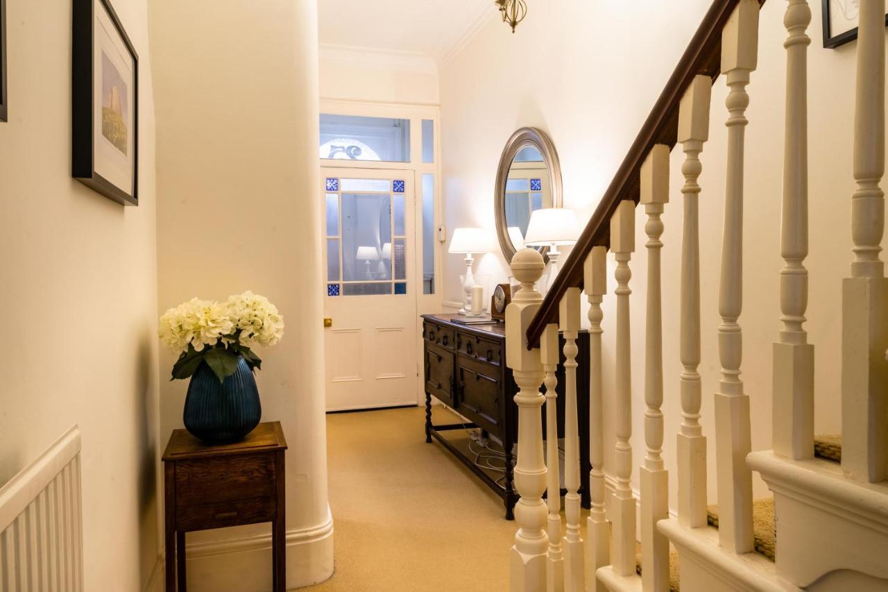 Apartment 25 Avenue Terrace *